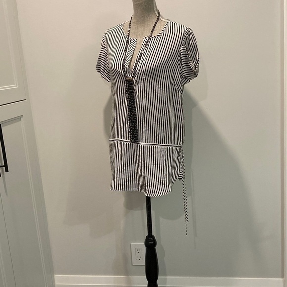 Bcbg White/Black Striped Silk Short Sleeve Blouse tunic - Picture 4 of 15